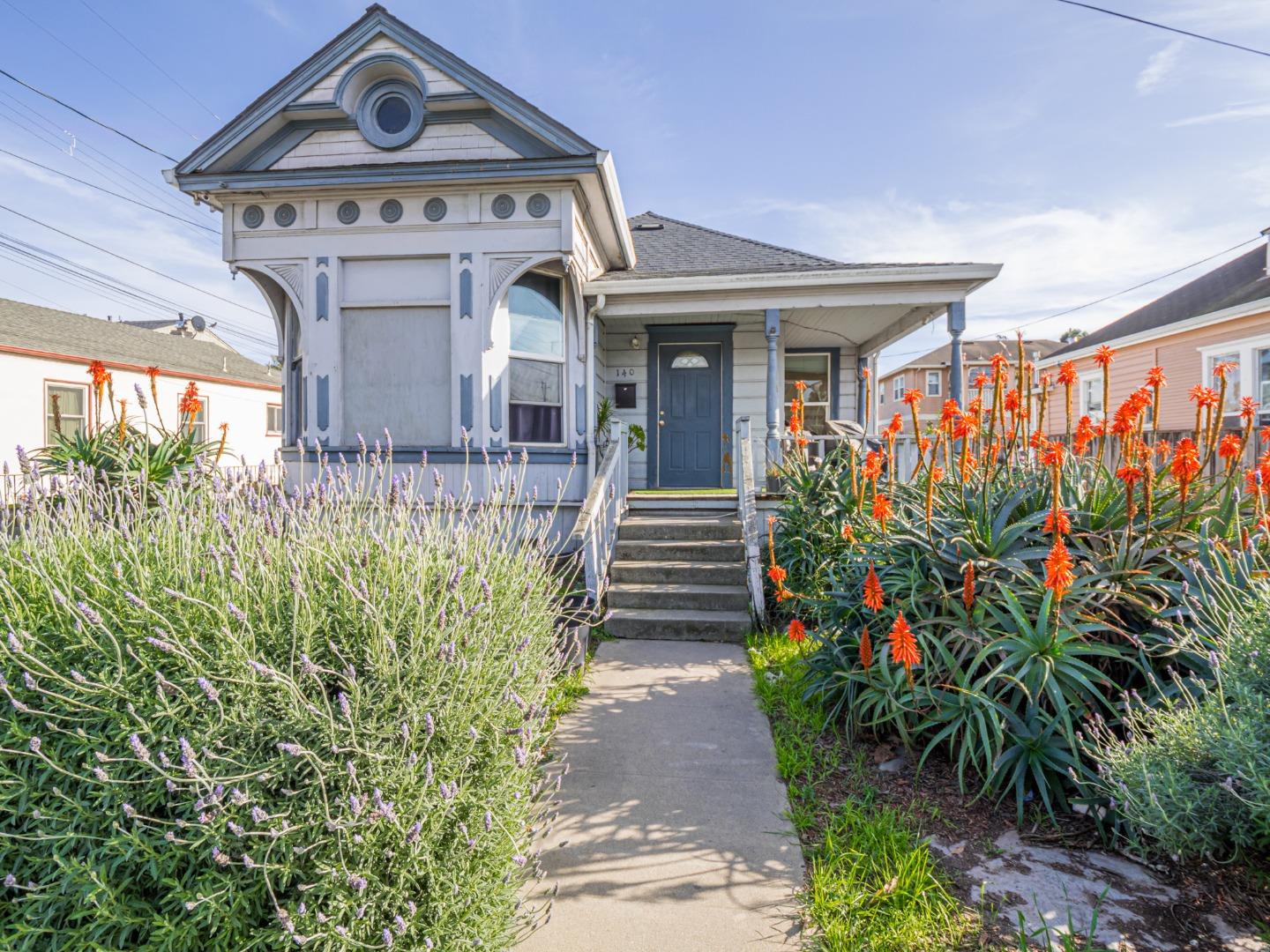 140 East Riverside Drive