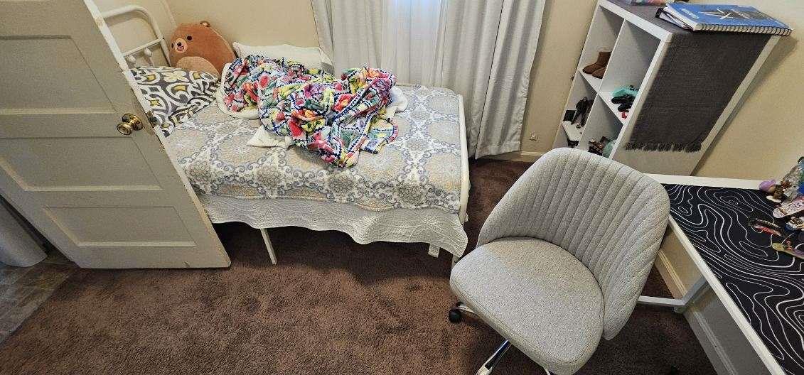 140 East Riverside Drive