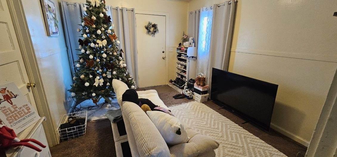 140 East Riverside Drive