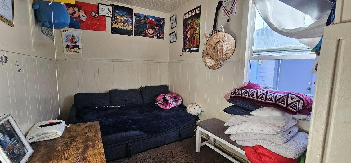 140 East Riverside Drive