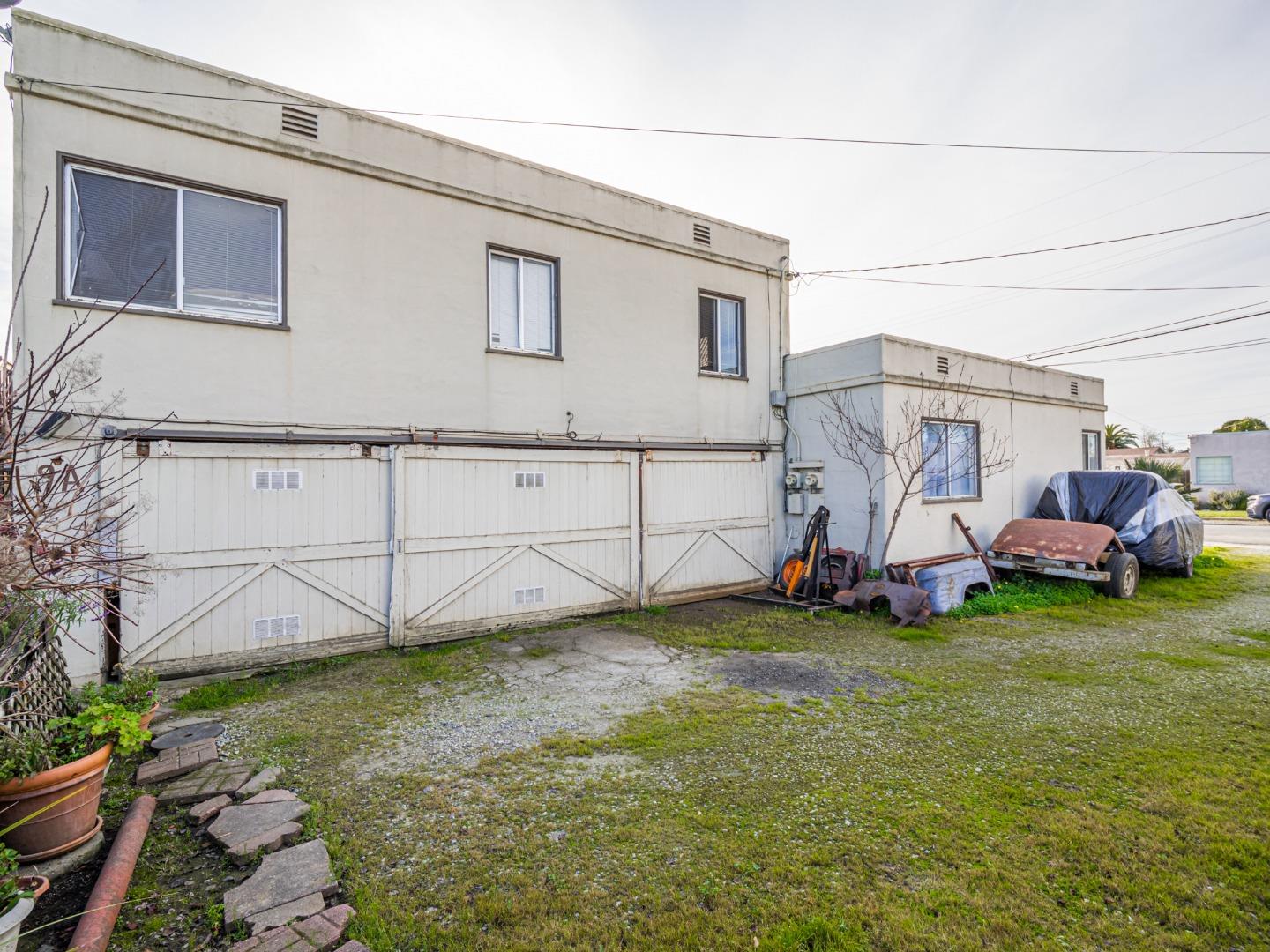 9 Memorial Avenue