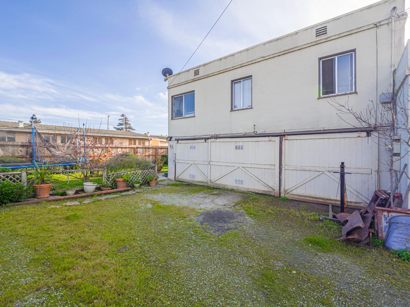 9 Memorial Avenue