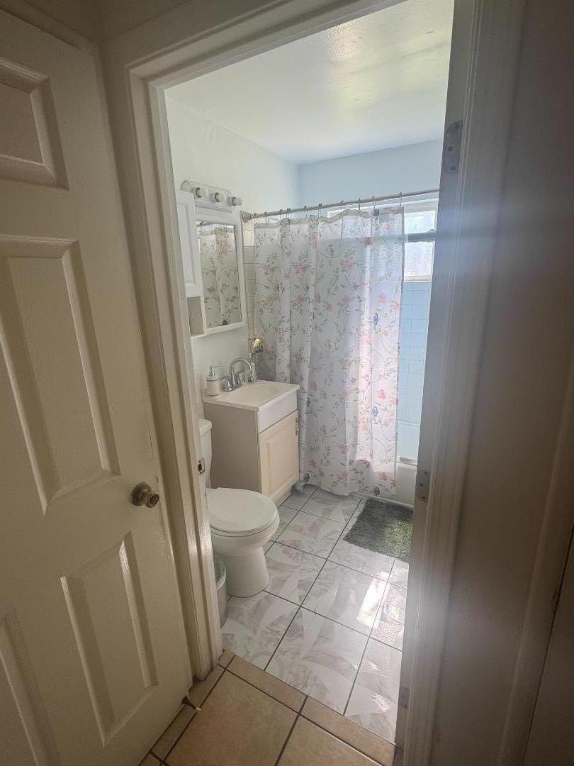 855 Jeanne AVE