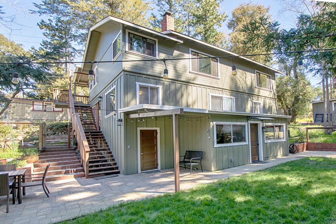 16 Mound Avenue