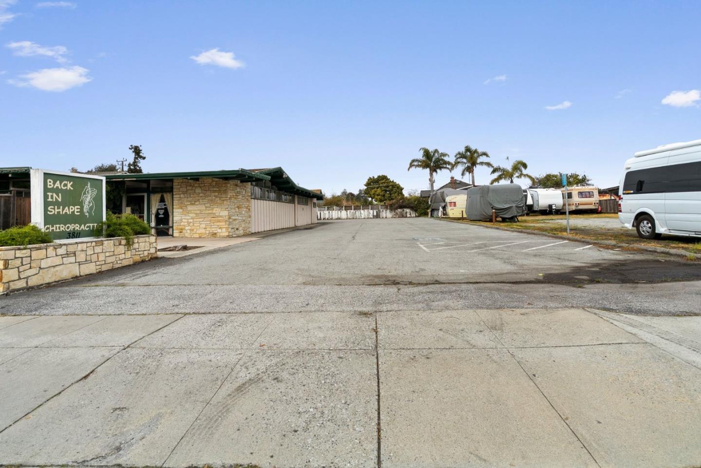 3811 Portola DR