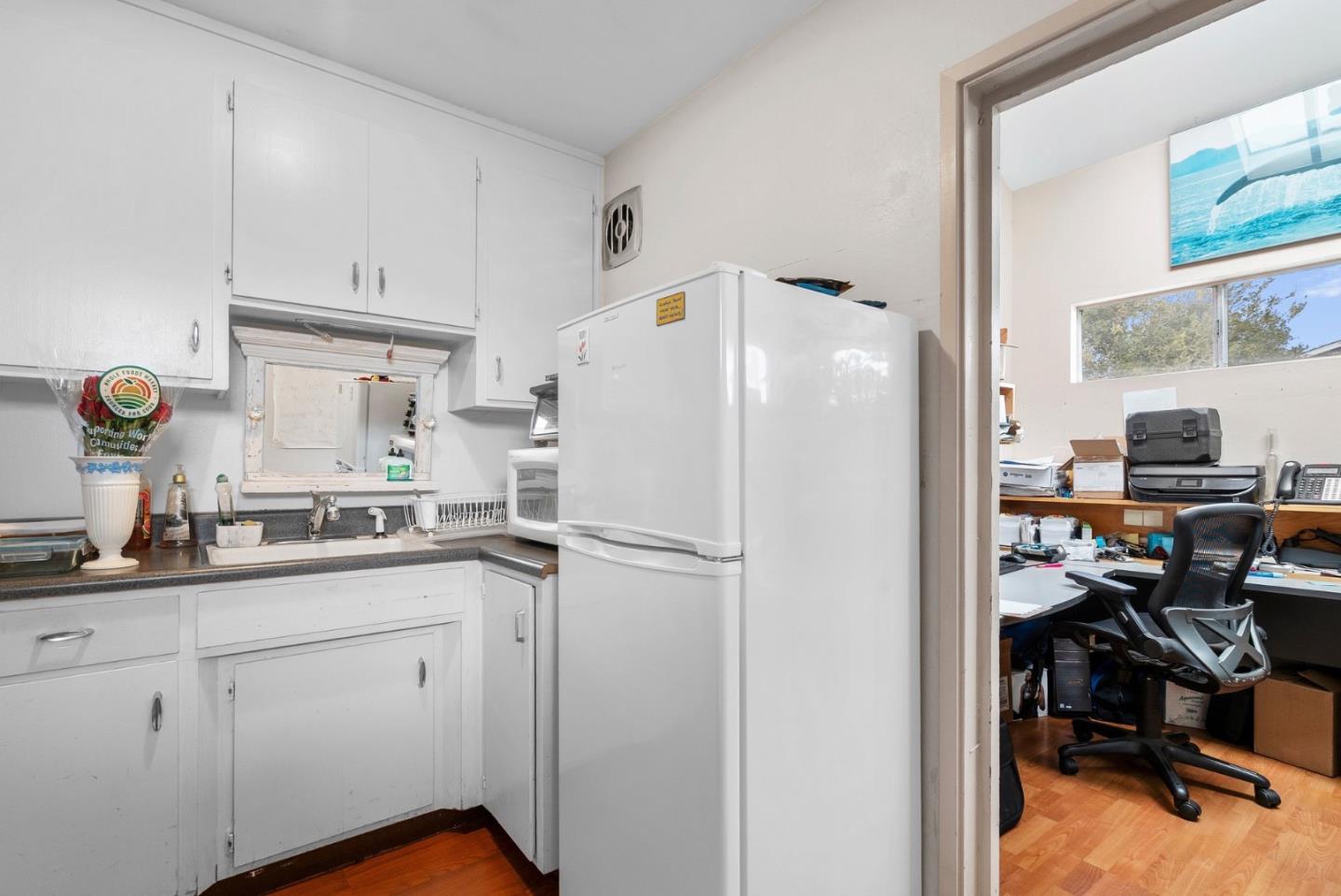3811 Portola DR
