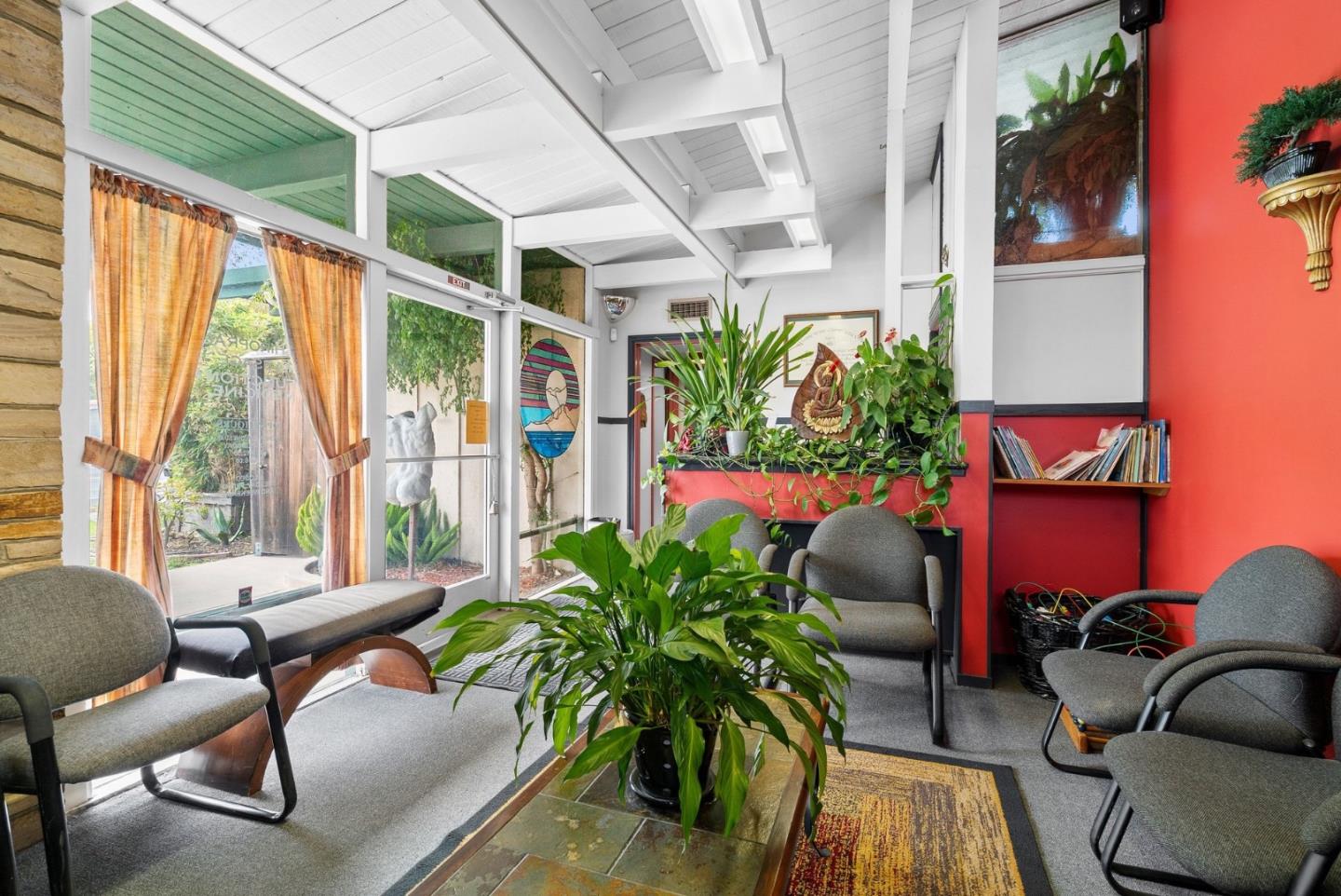 3811 Portola DR