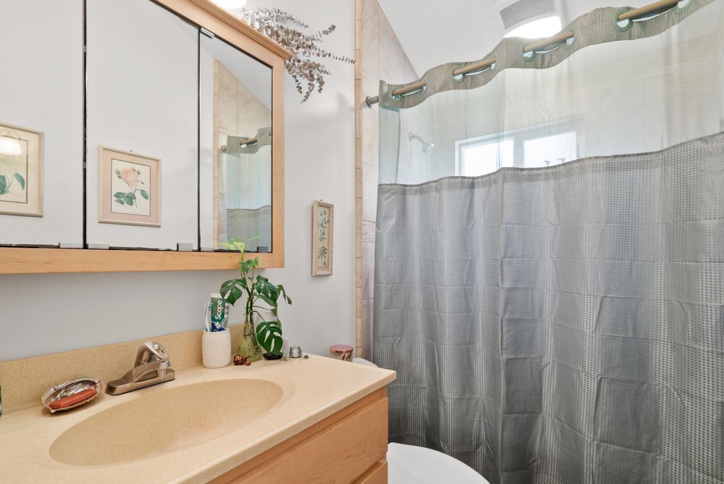 420 Capitola Road EXT