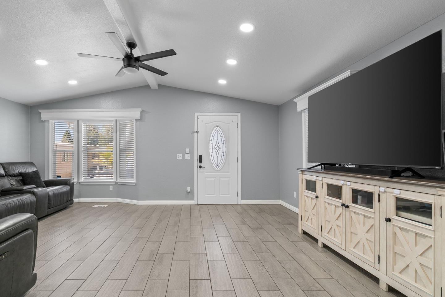 789 Green Valley Road Unit: 121