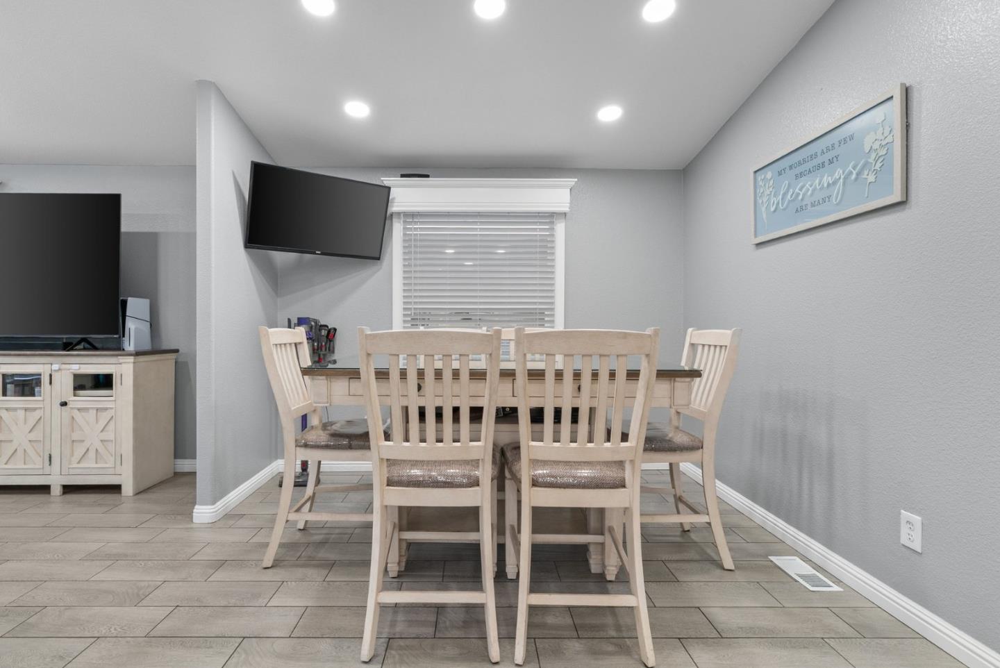 789 Green Valley Road Unit: 121