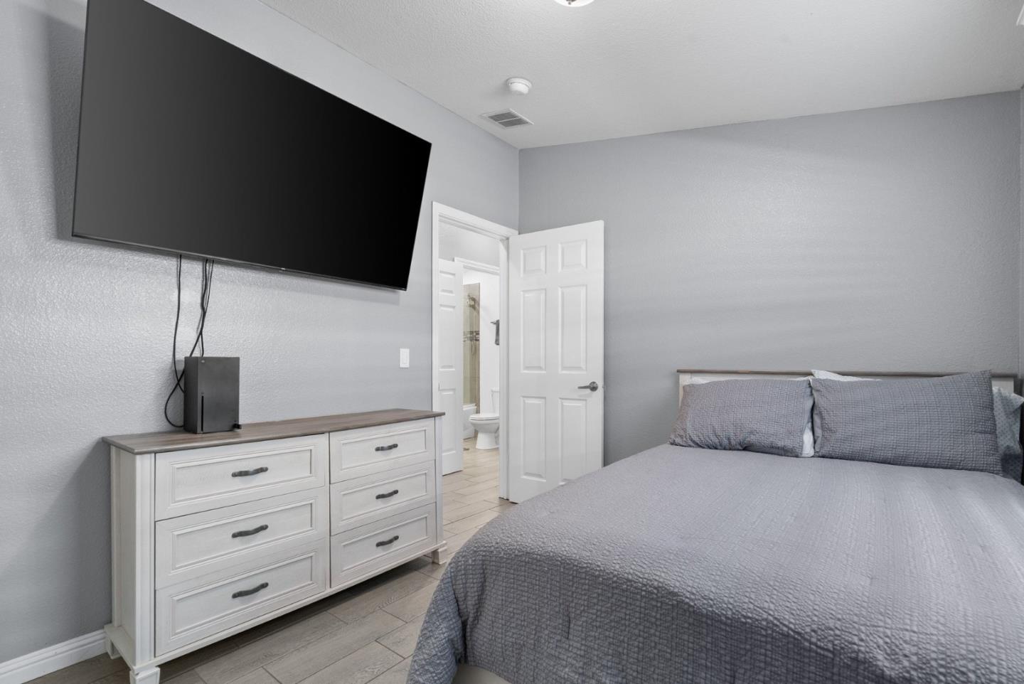 789 Green Valley Road Unit: 121