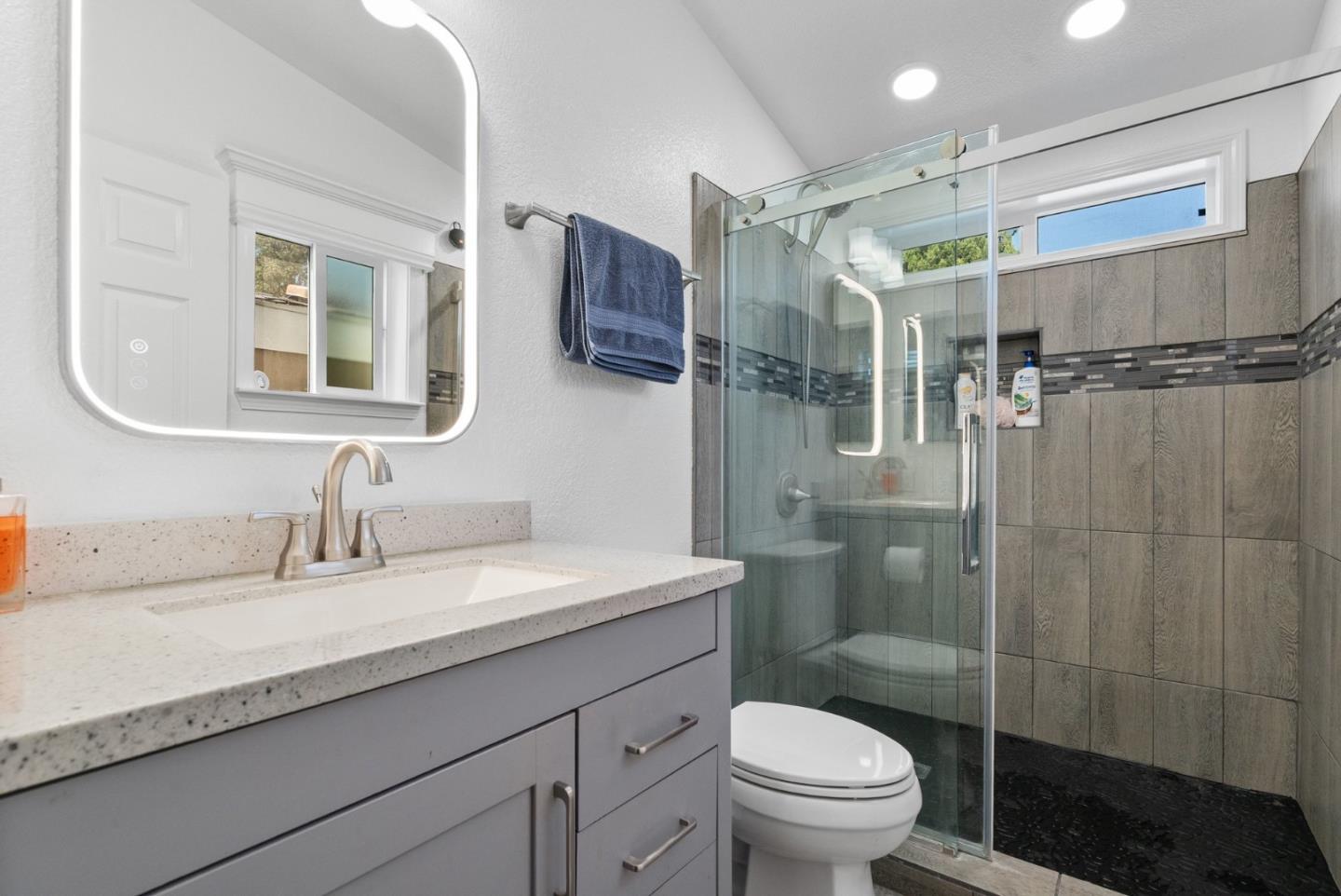 789 Green Valley Road Unit: 121