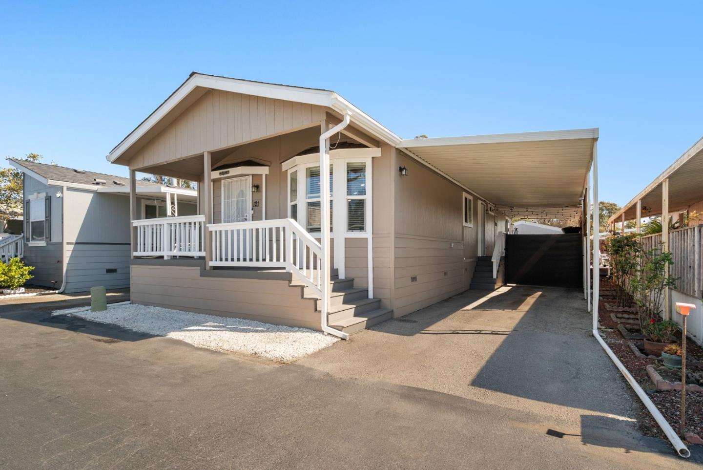 789 Green Valley Road Unit: 121