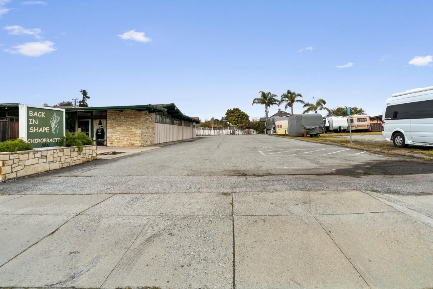 3811 Portola DR