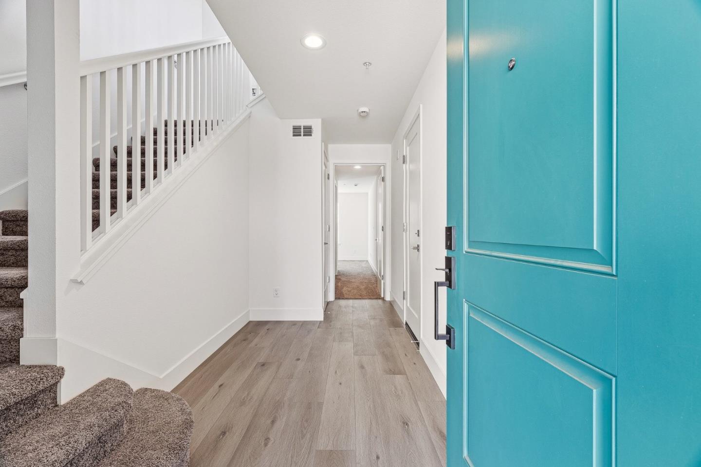 102 Skyline Vista Way