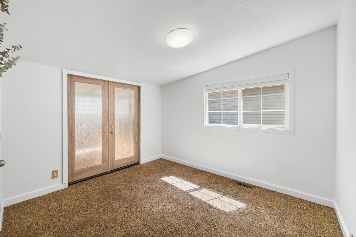 15666 Kings Creek RD