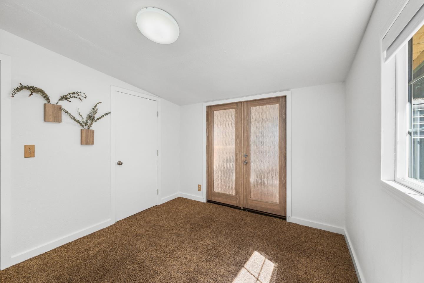 15666 Kings Creek RD