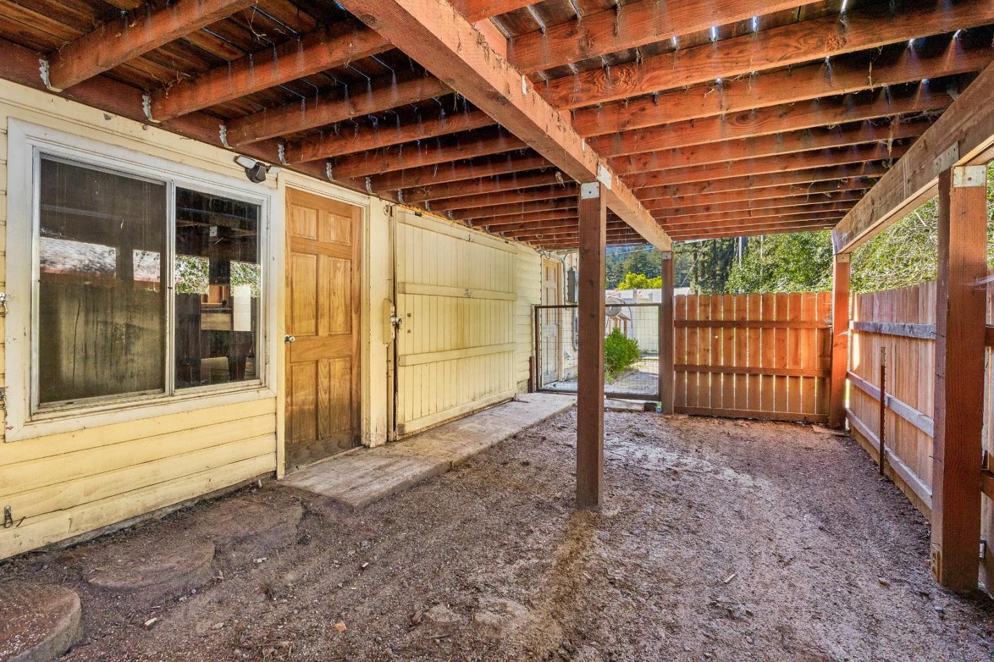 15666 Kings Creek RD