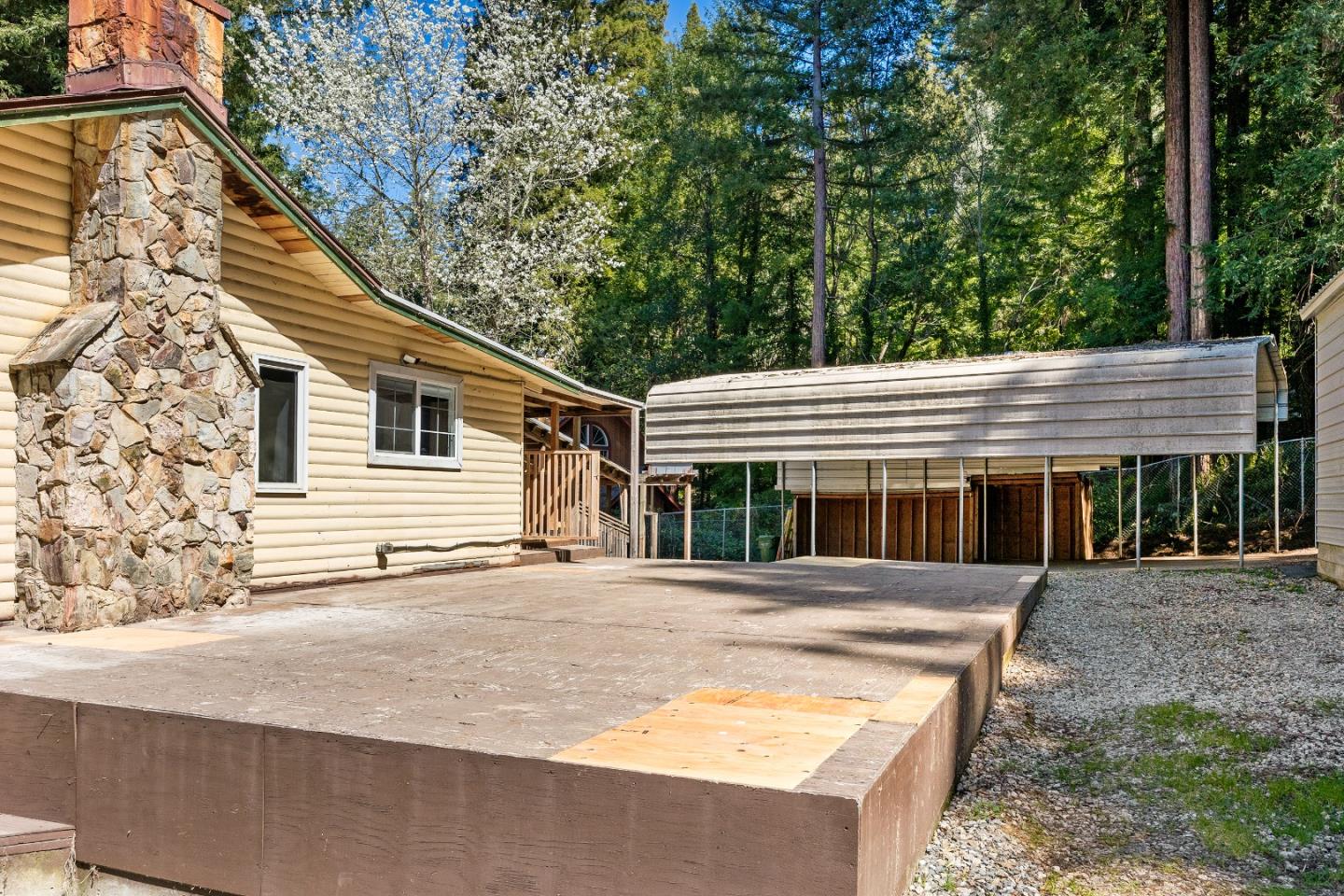15666 Kings Creek RD
