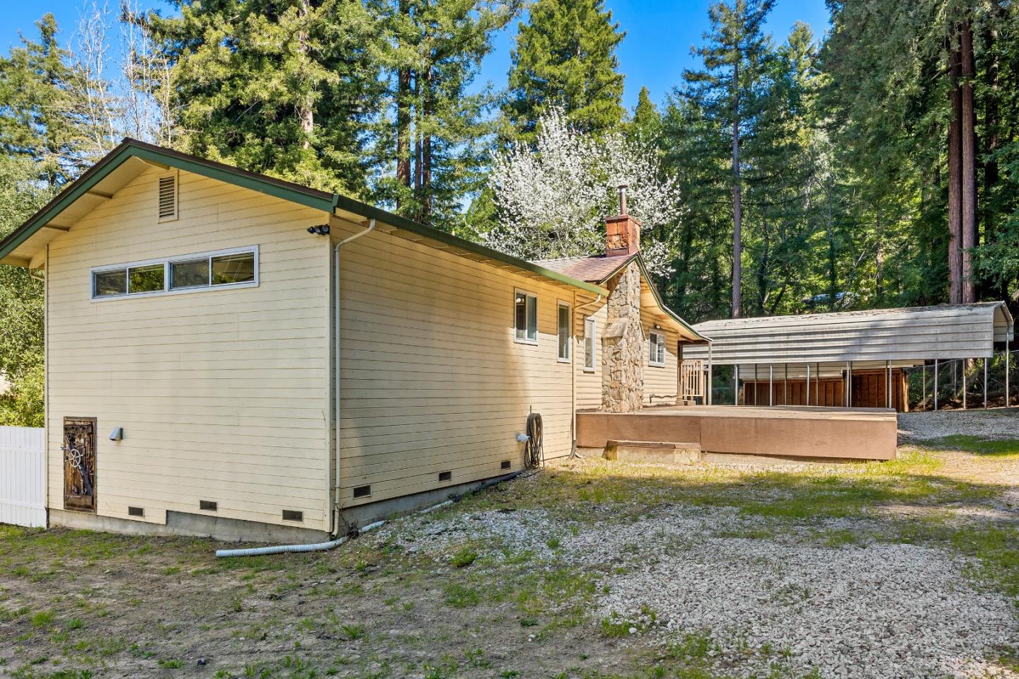 15666 Kings Creek RD