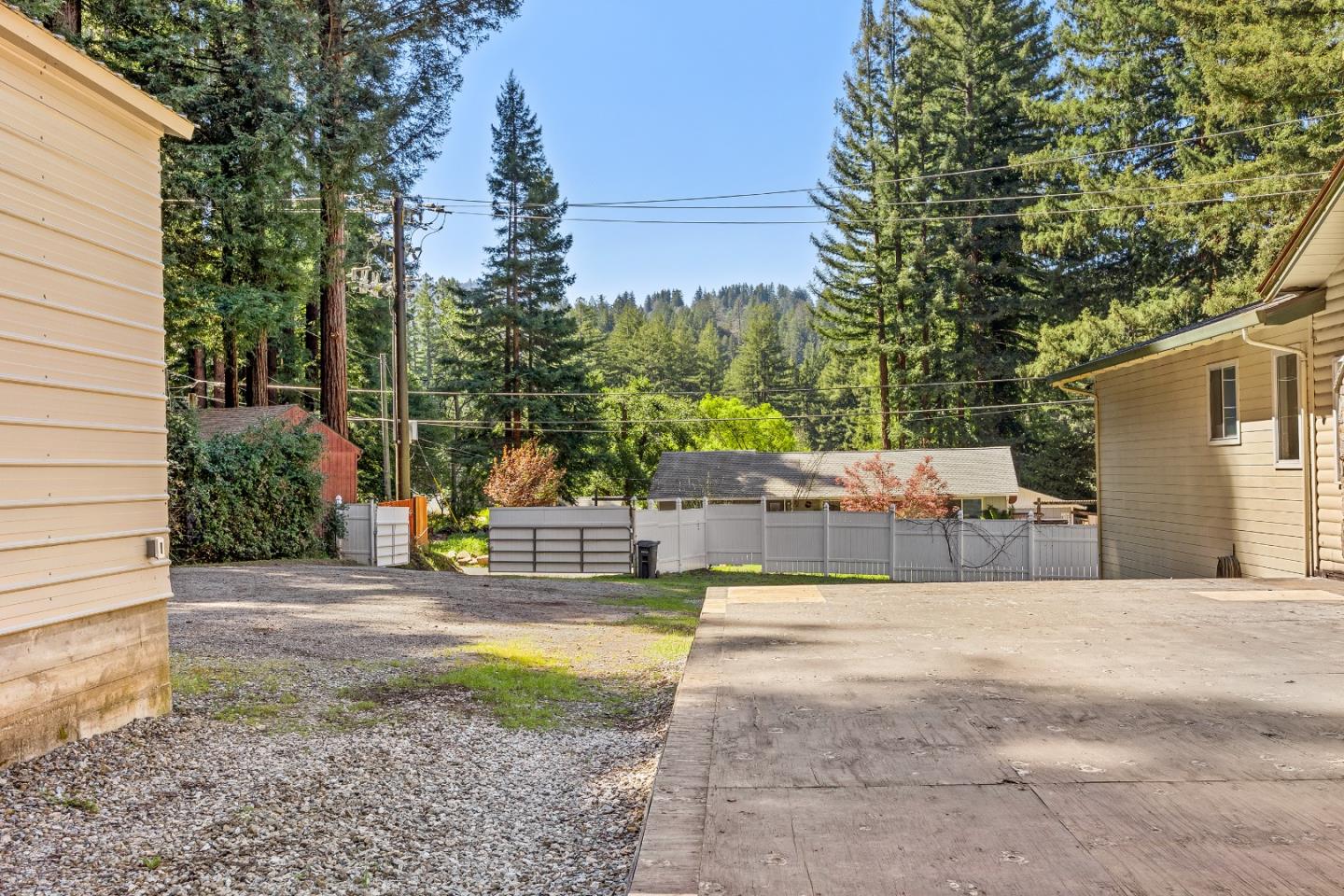 15666 Kings Creek RD