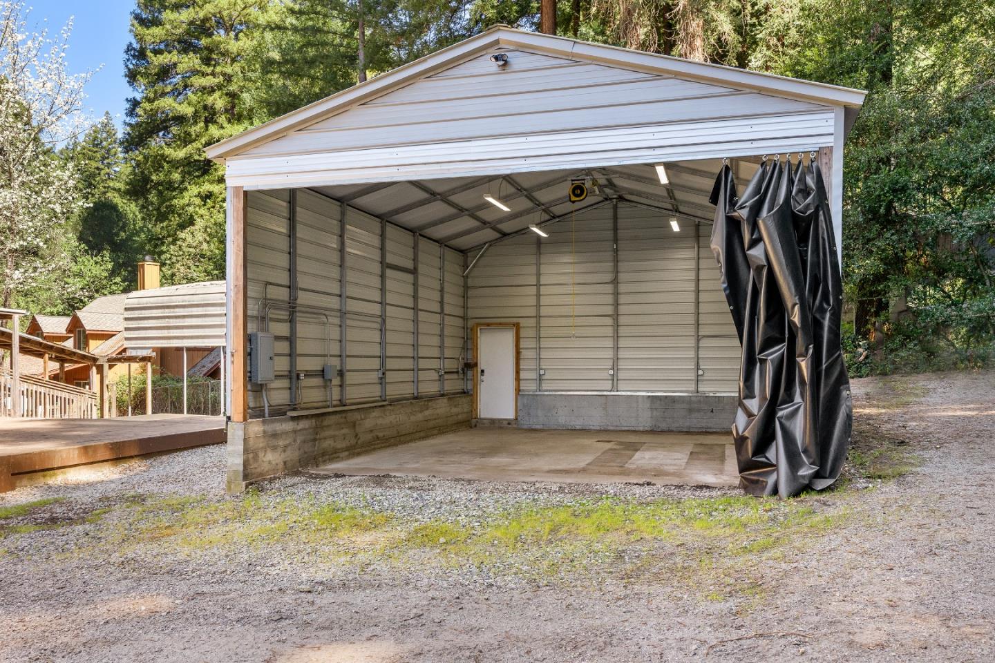 15666 Kings Creek RD