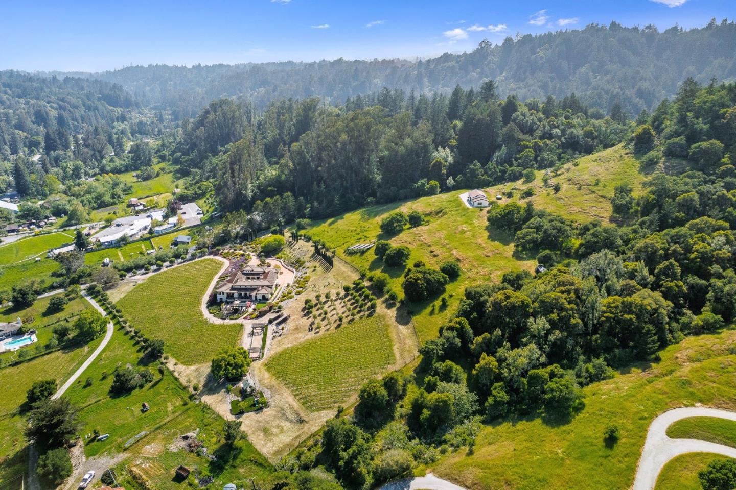 220 Falcon Hill