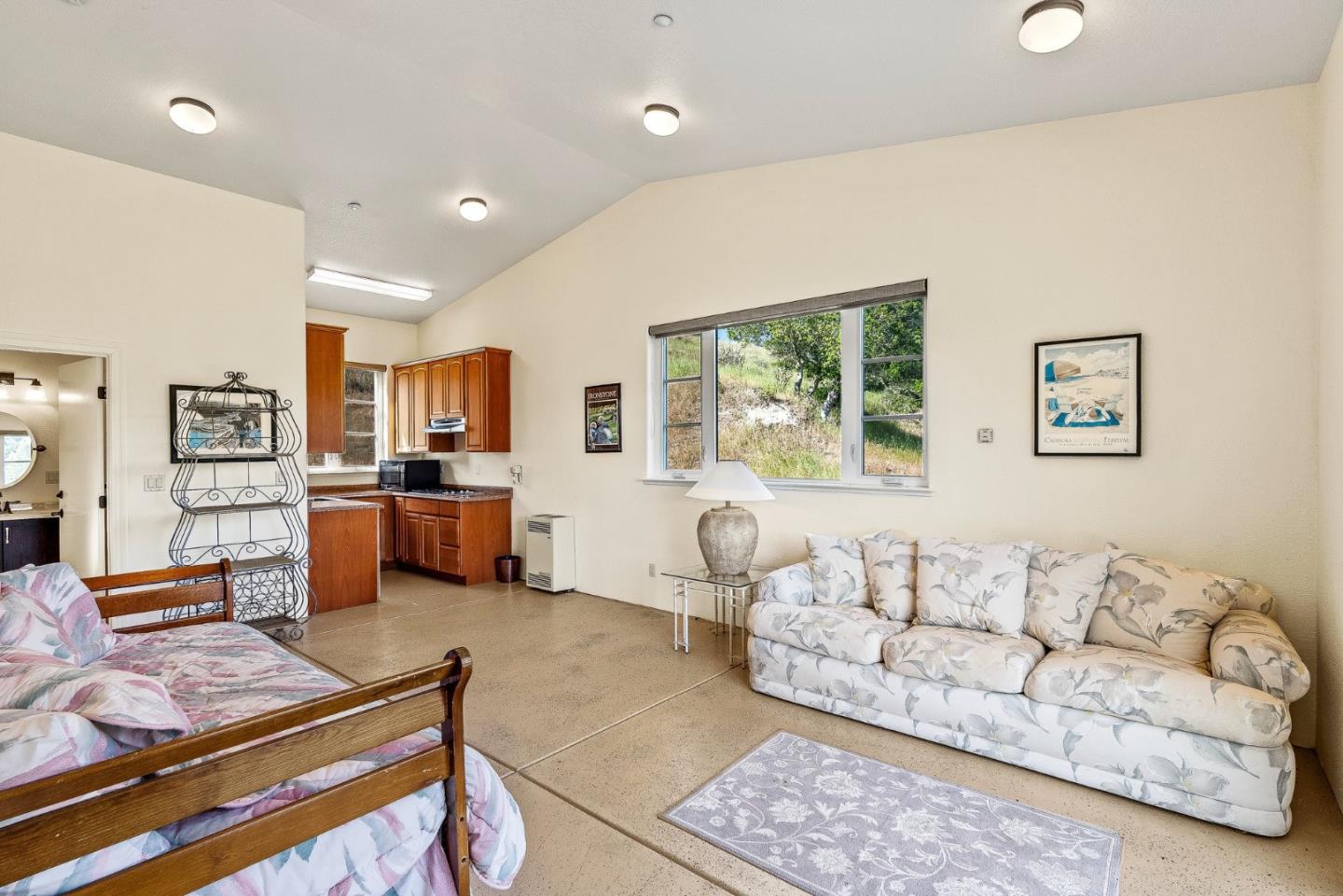 220 Falcon Hill