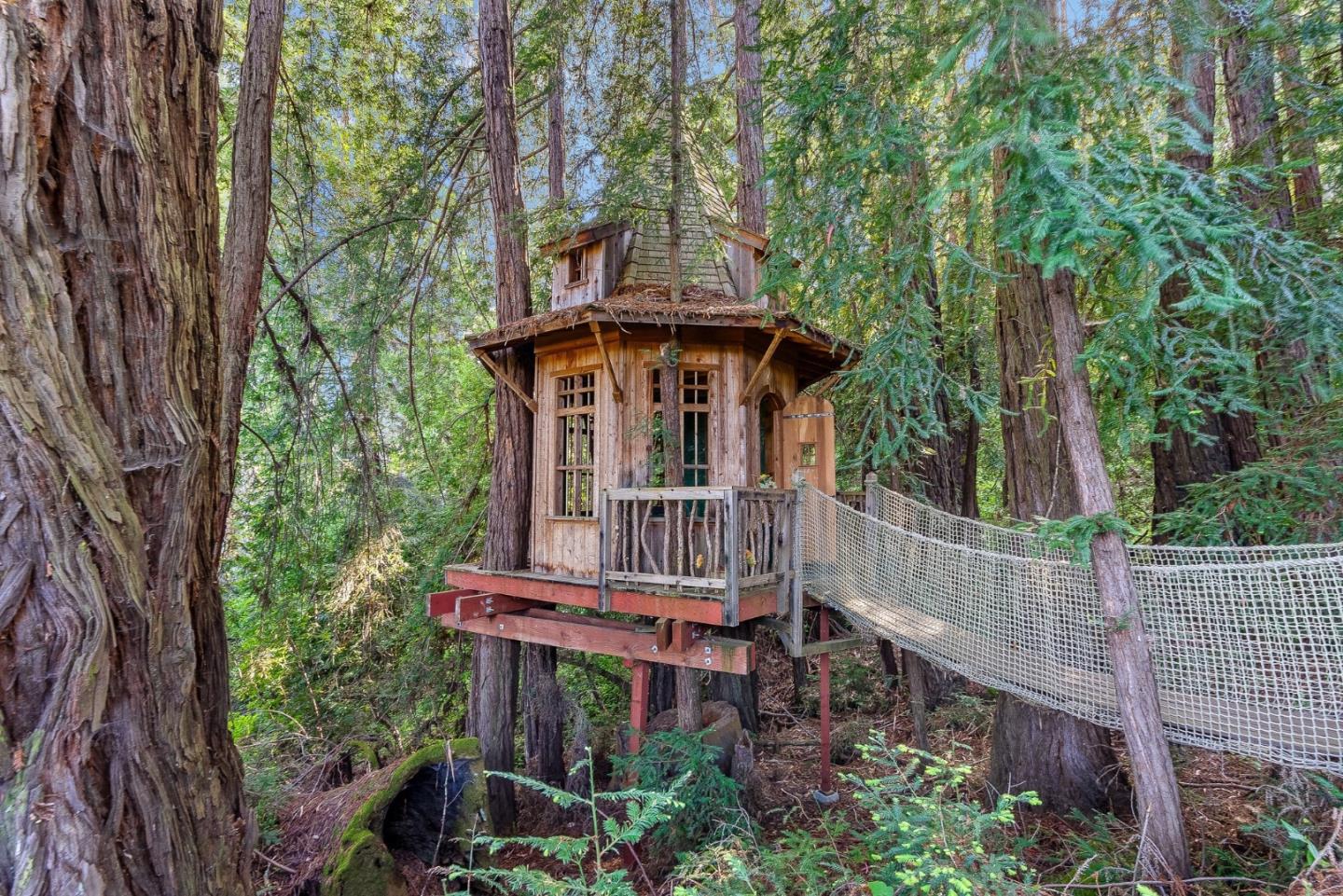 220 Falcon Hill
