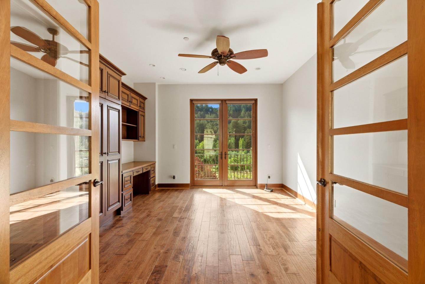 220 Falcon Hill