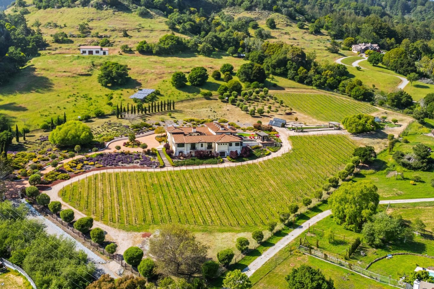 220 Falcon Hill