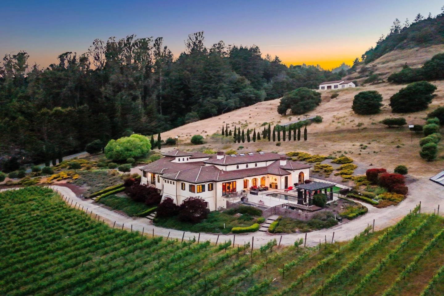 220 Falcon Hill