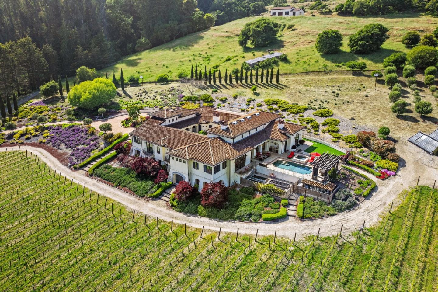 220 Falcon Hill
