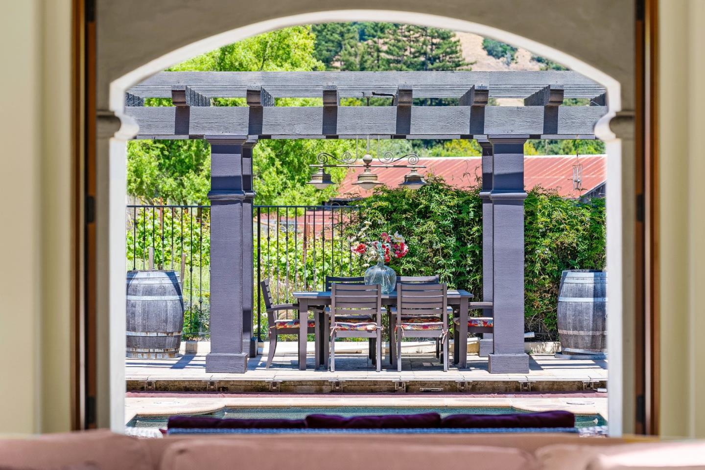220 Falcon Hill