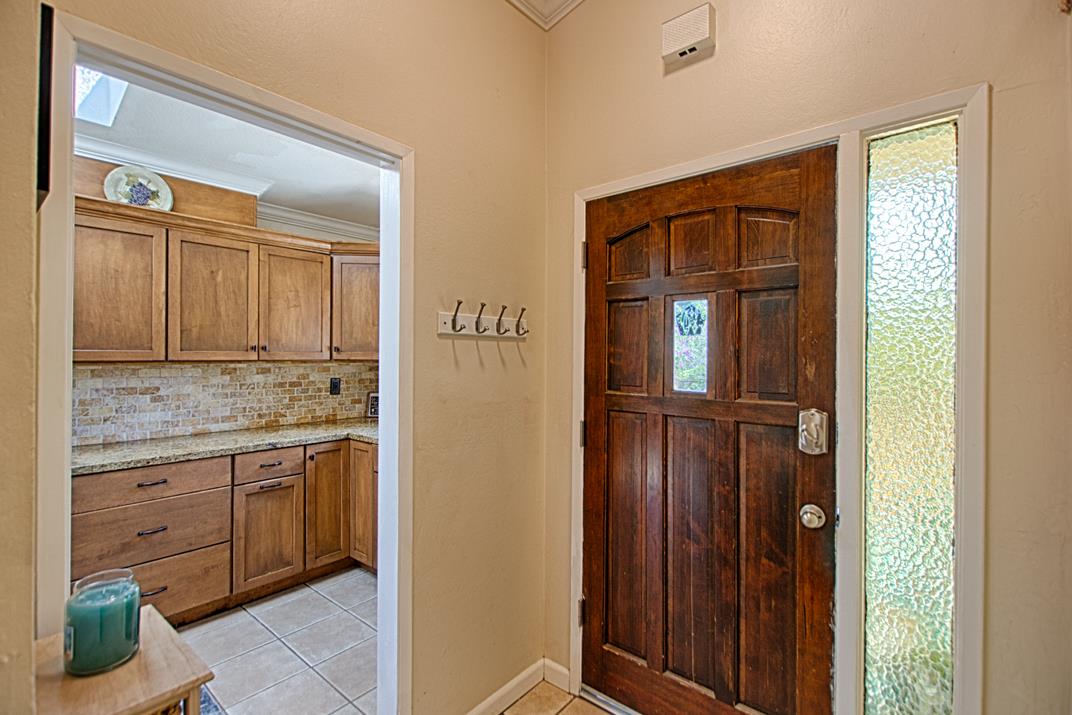 5489 Soquel Drive