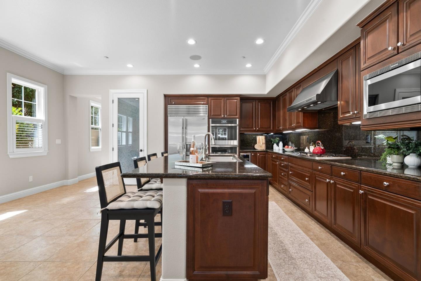 335 Bridlewood Court