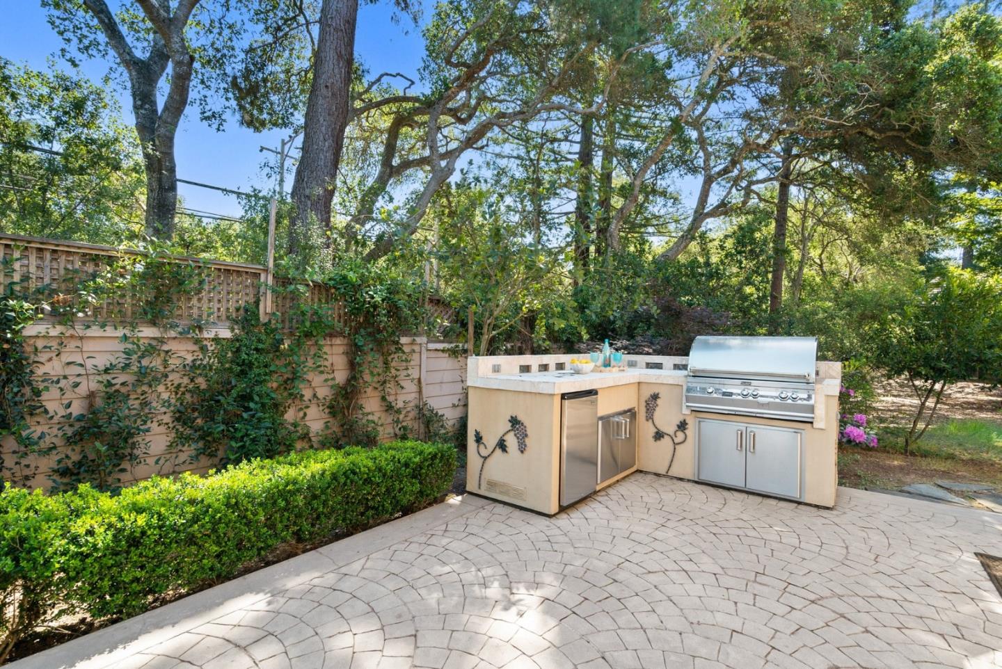 335 Bridlewood Court