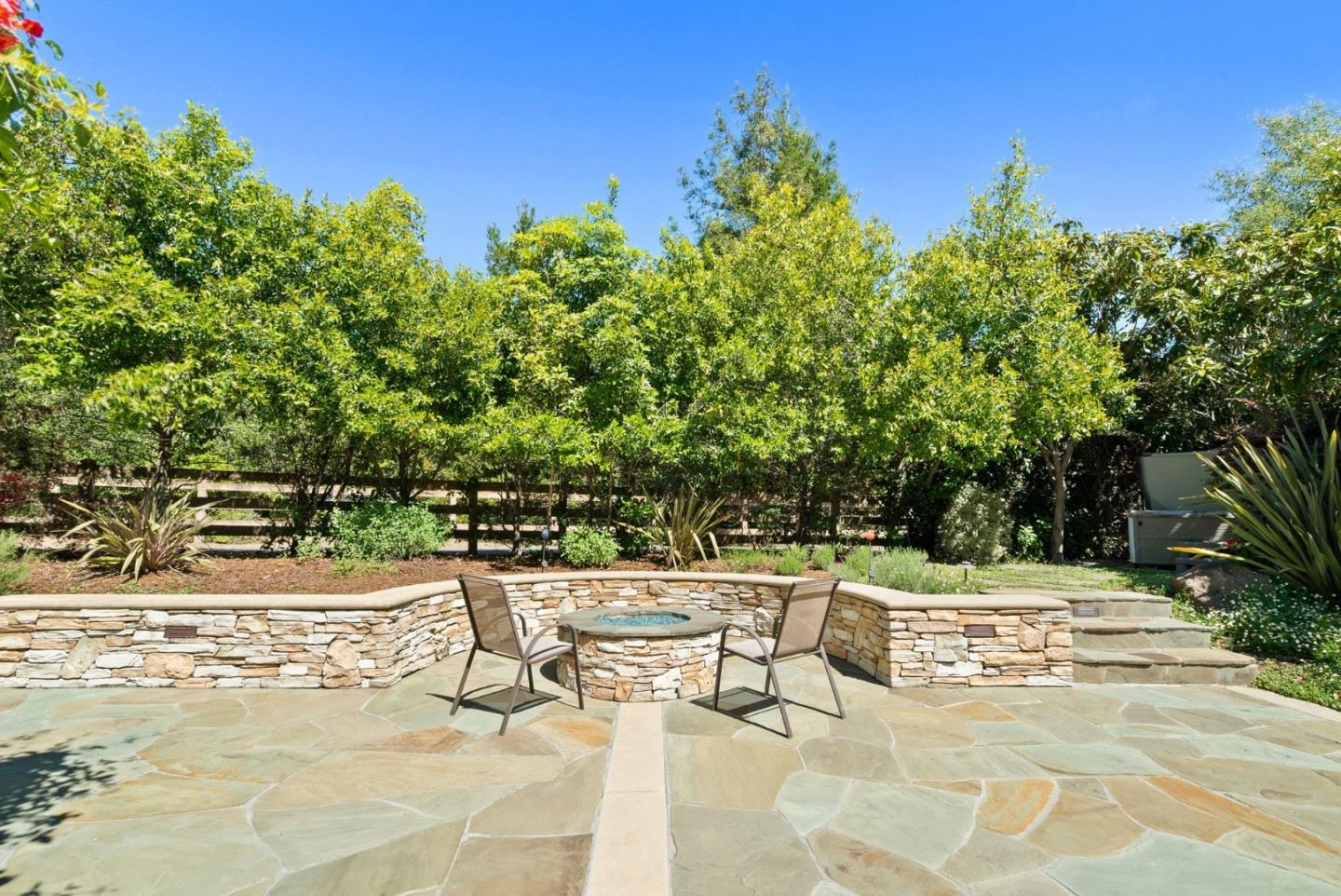335 Bridlewood Court