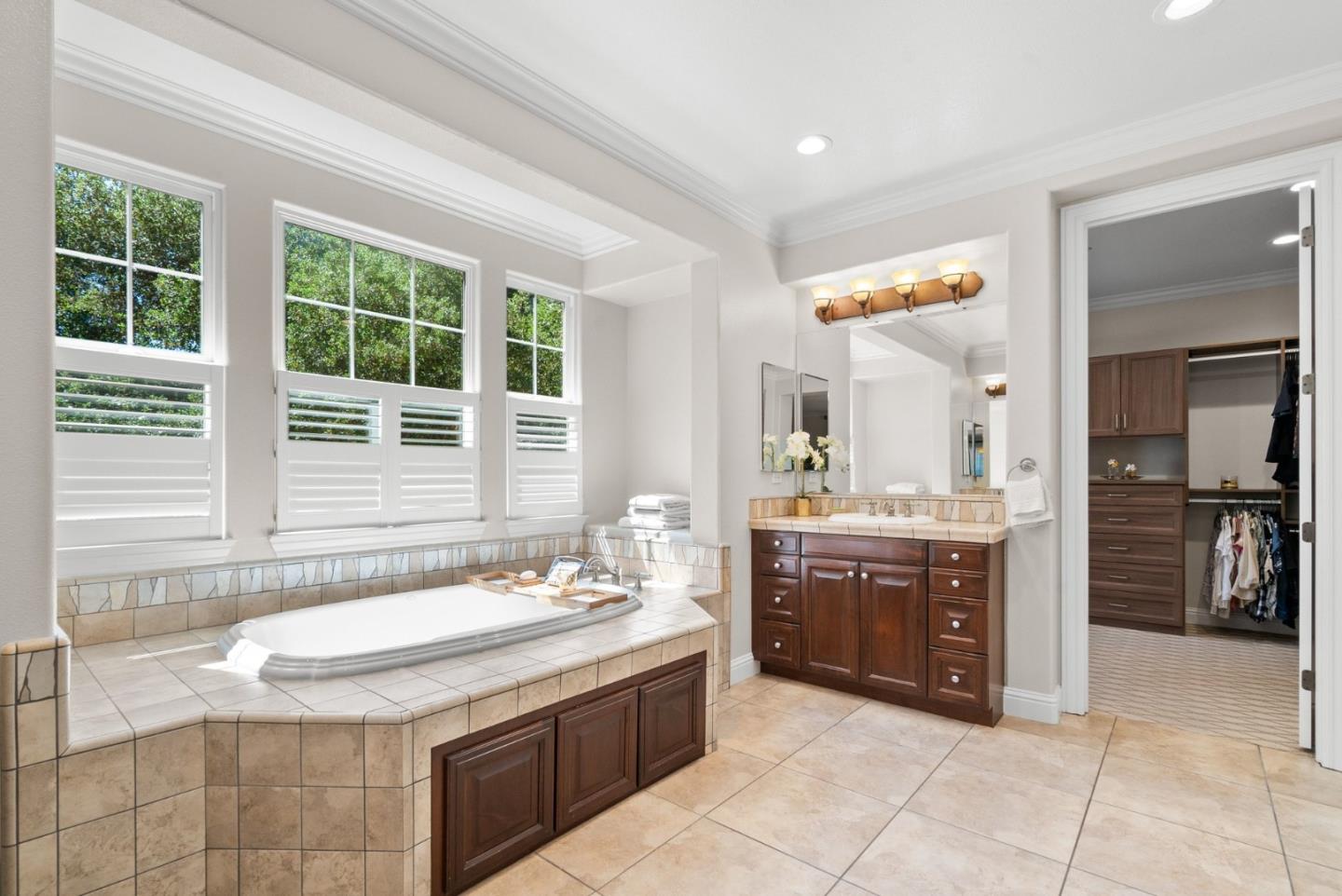 335 Bridlewood Court