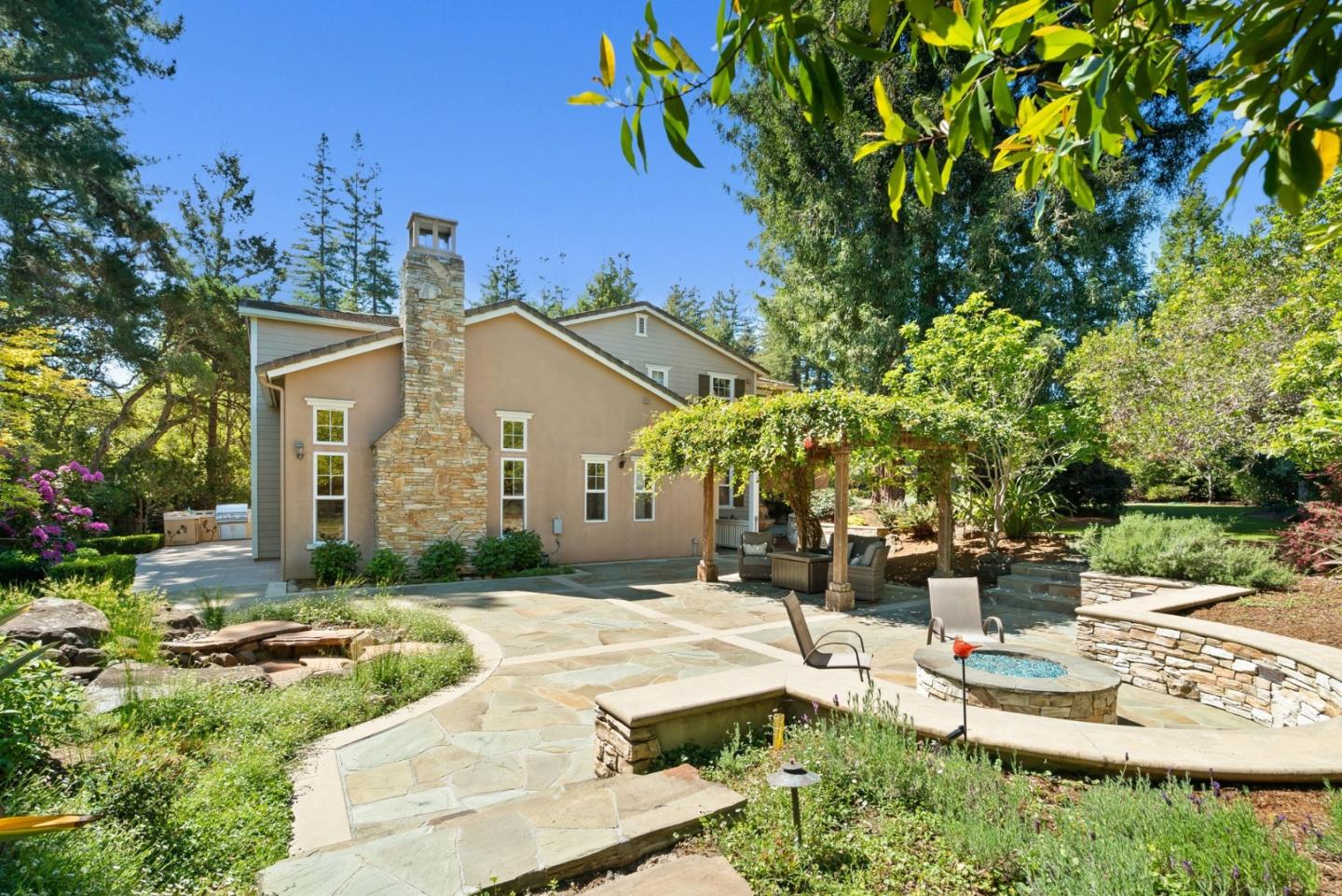 335 Bridlewood Court