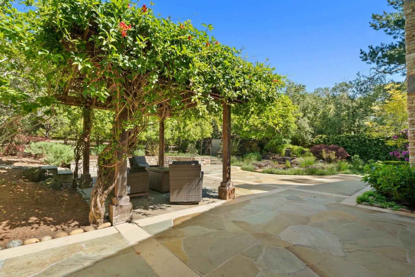 335 Bridlewood Court