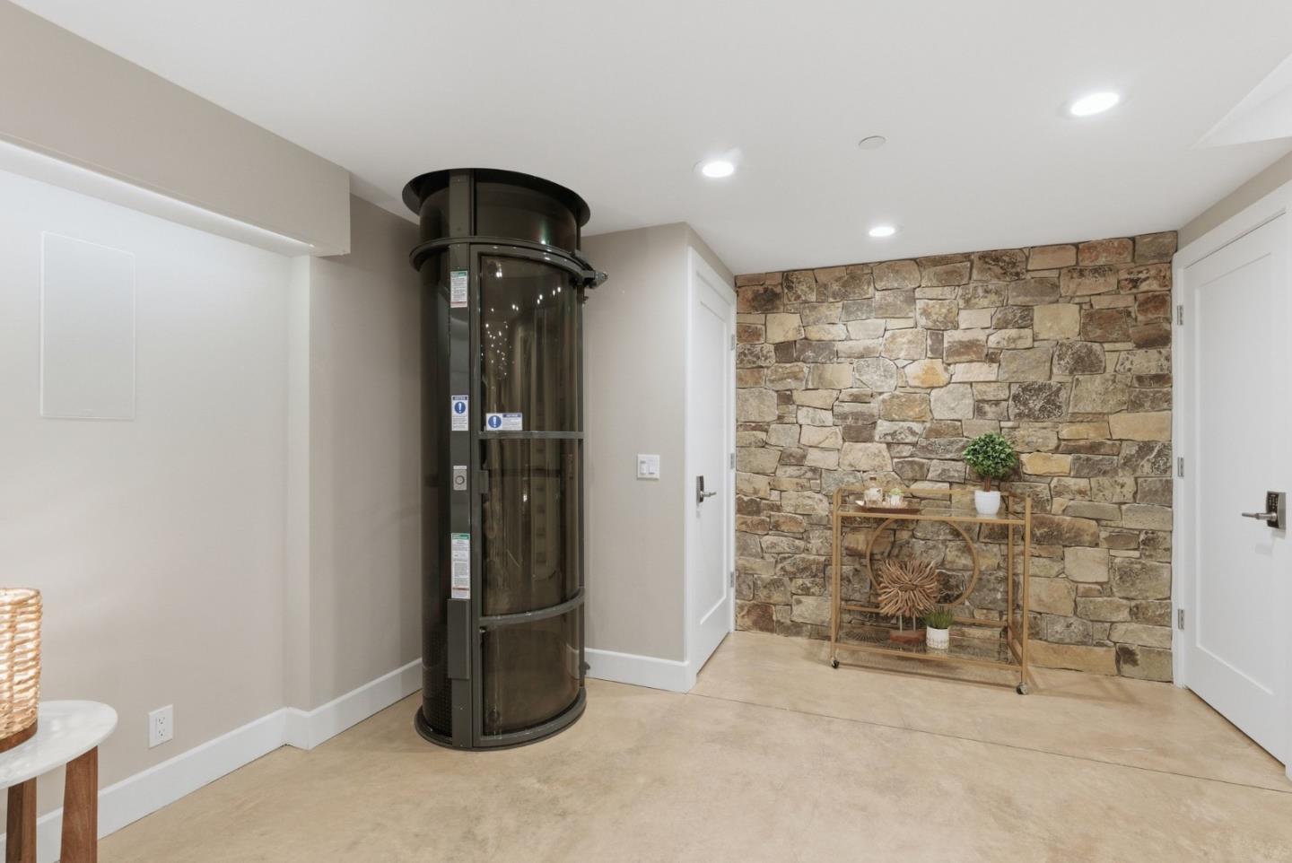 2974 East Cliff Drive