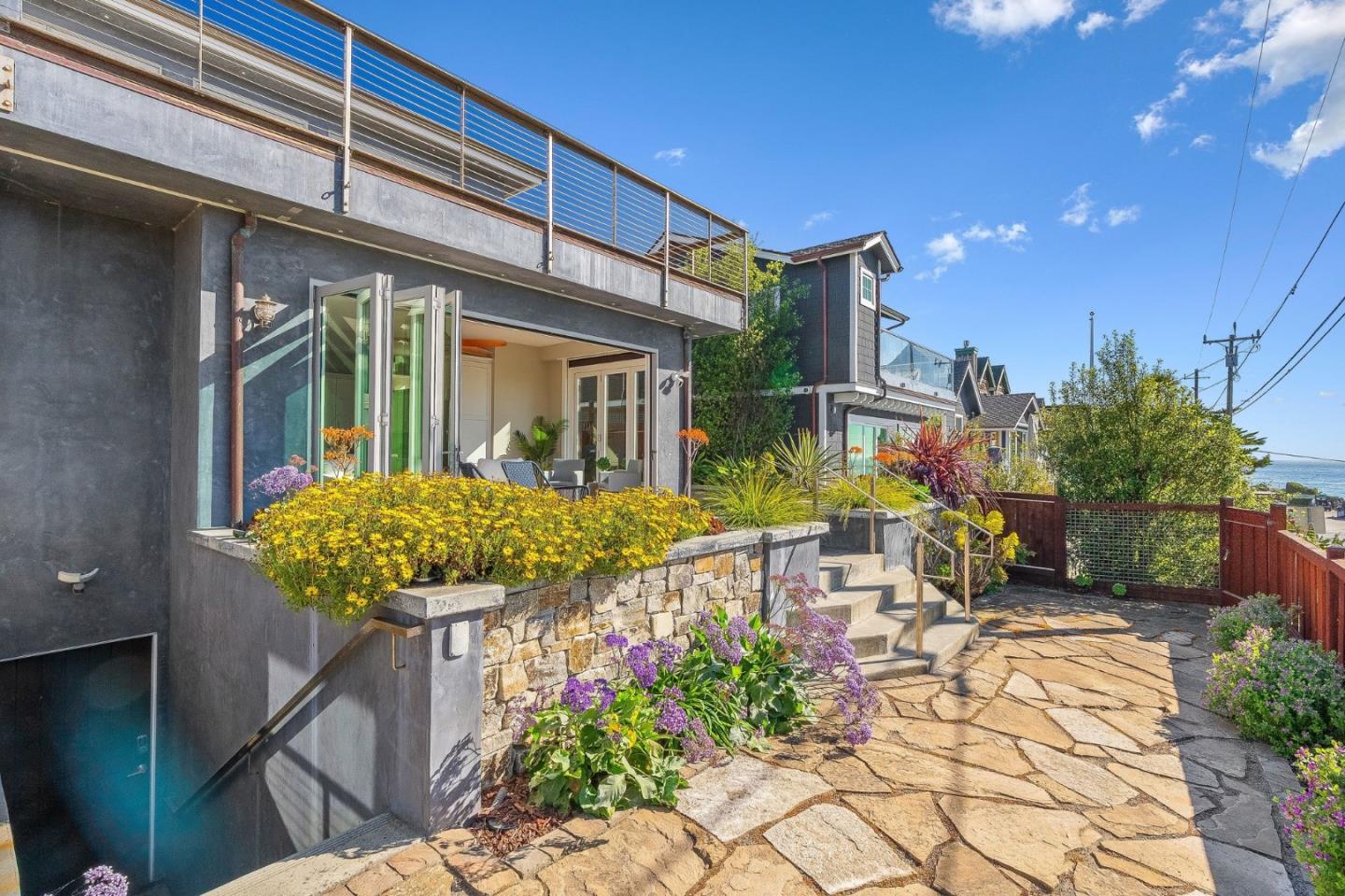 2974 East Cliff Drive