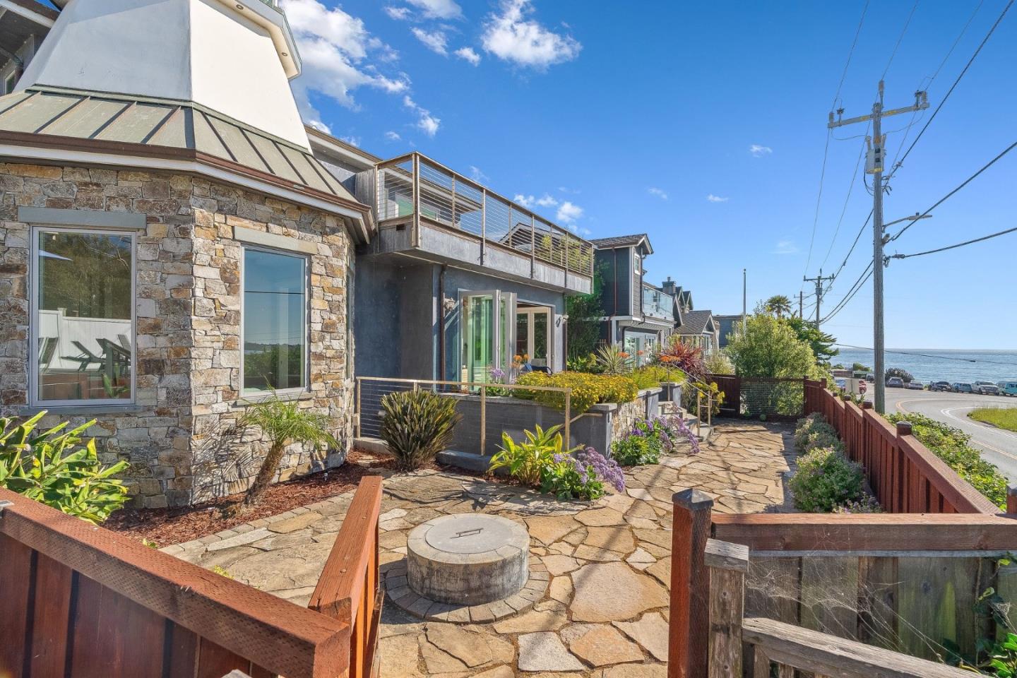 2974 East Cliff Drive