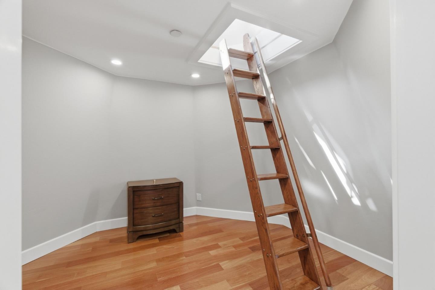 2974 East Cliff Drive