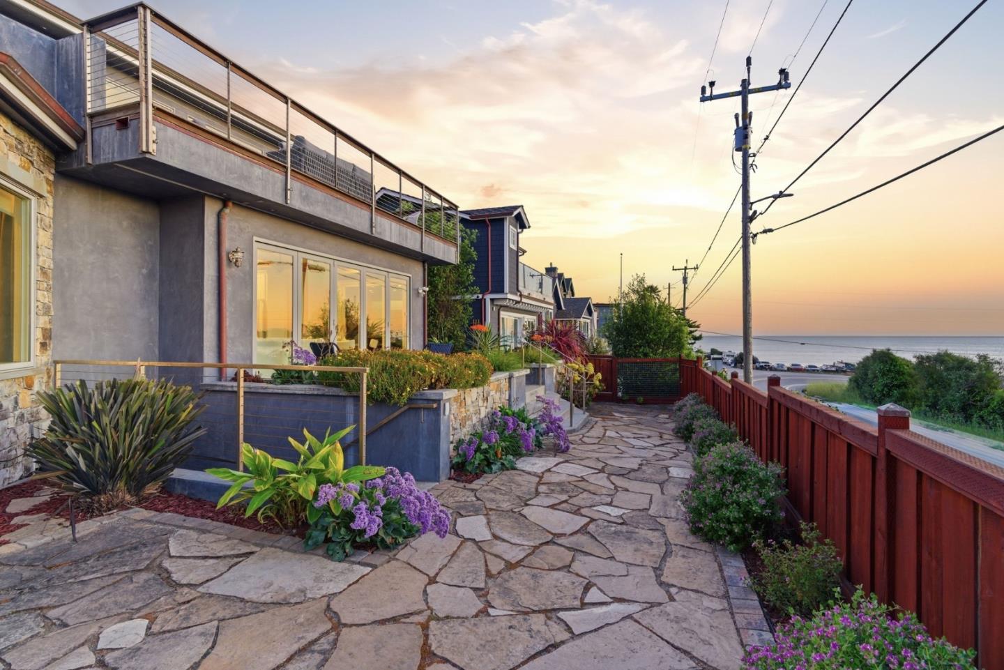 2974 East Cliff Drive