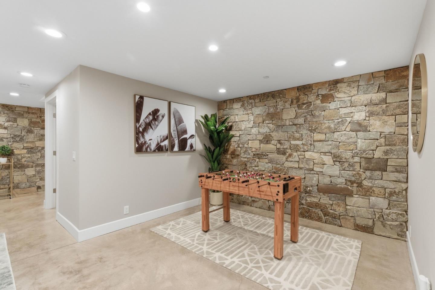 2974 East Cliff Drive