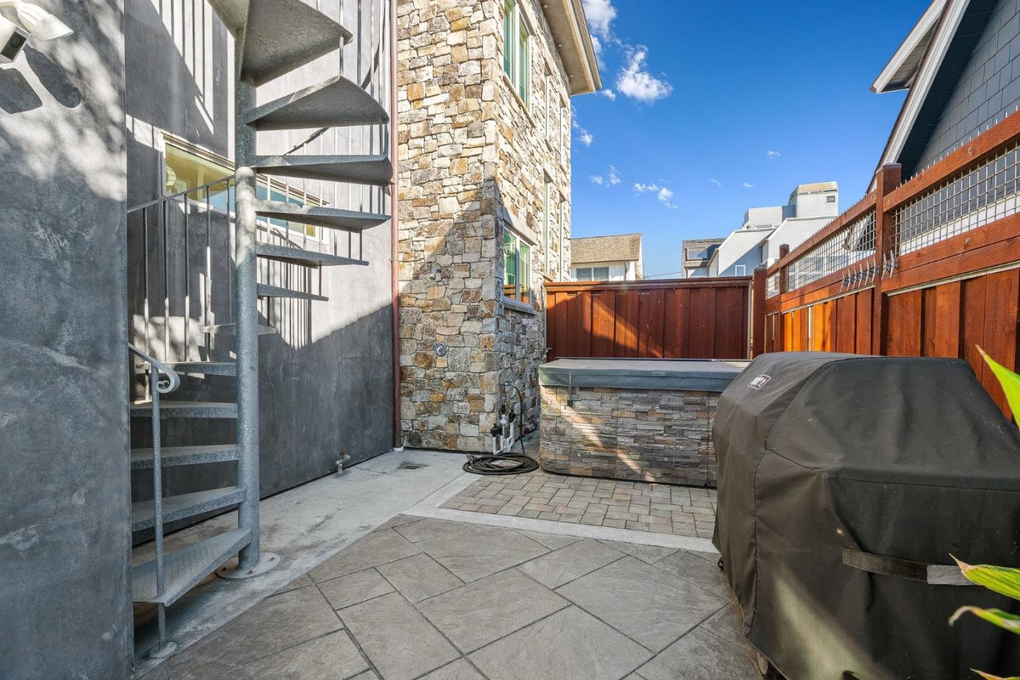 2974 East Cliff Drive