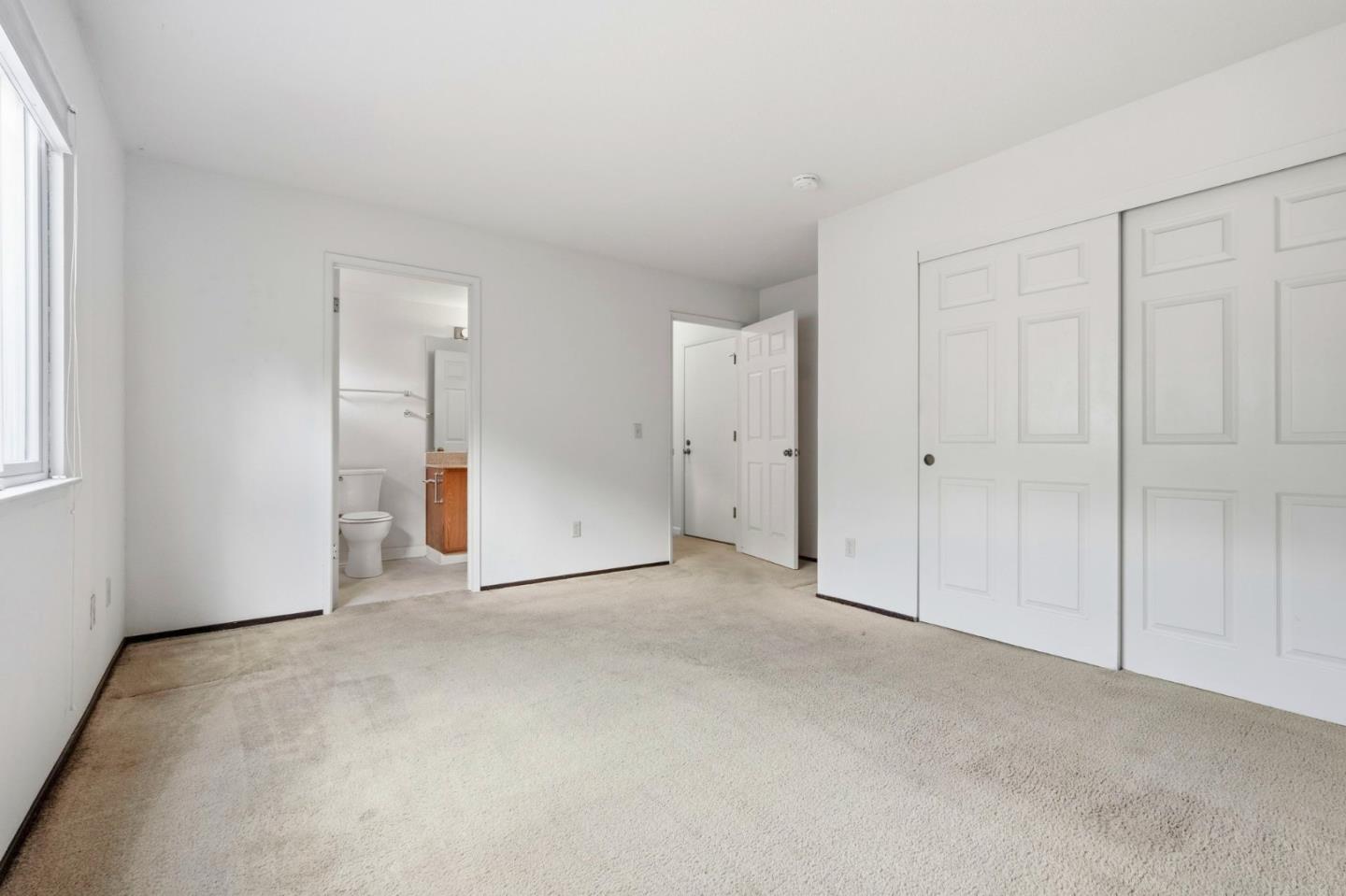 1621 Schooner Court