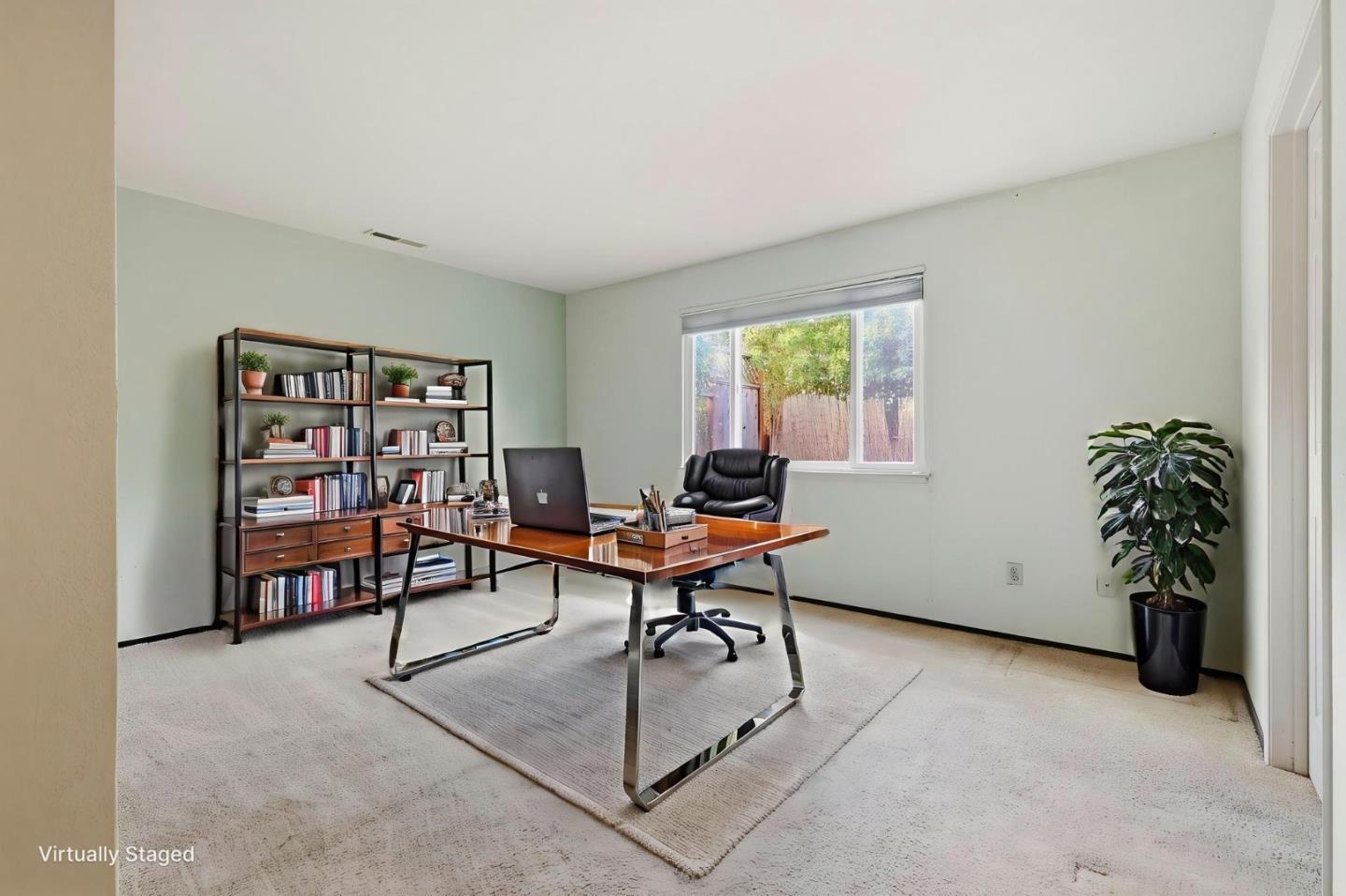 1621 Schooner Court